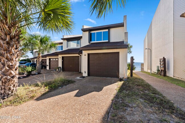 Building Photo - 6453 Oak Shr Dr