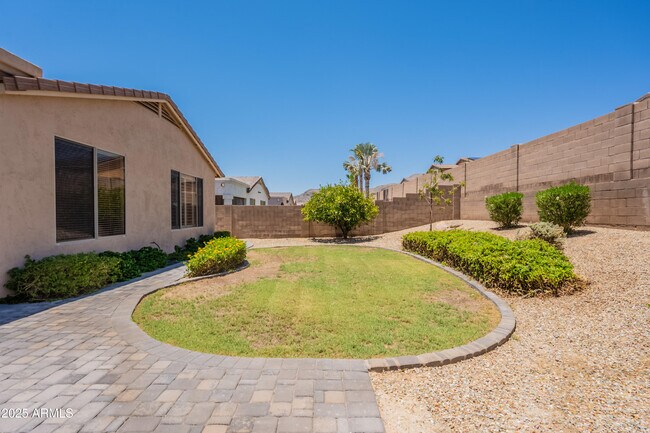 Building Photo - 1738 W Glenhaven Dr