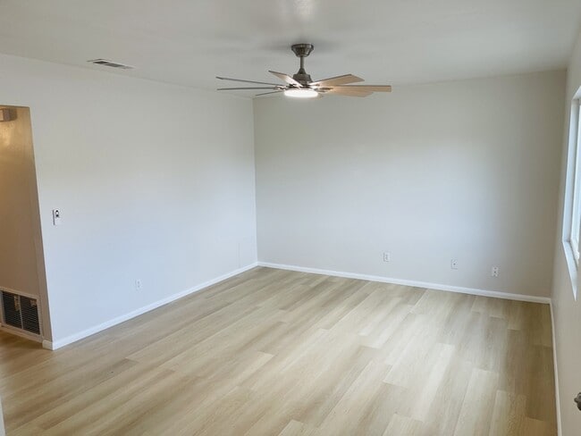 Building Photo - 1887 Cll Amargosa