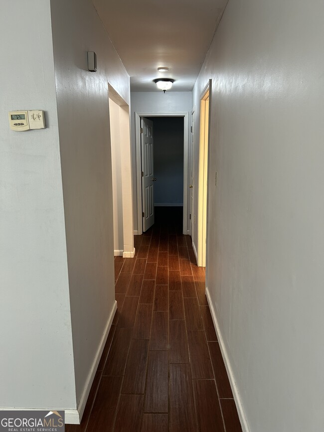 Building Photo - 542 Chateau Cir