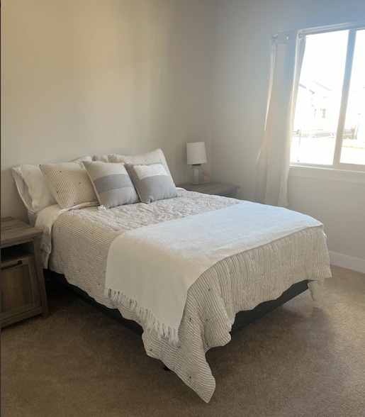 Building Photo - 4012 W Hardman Way