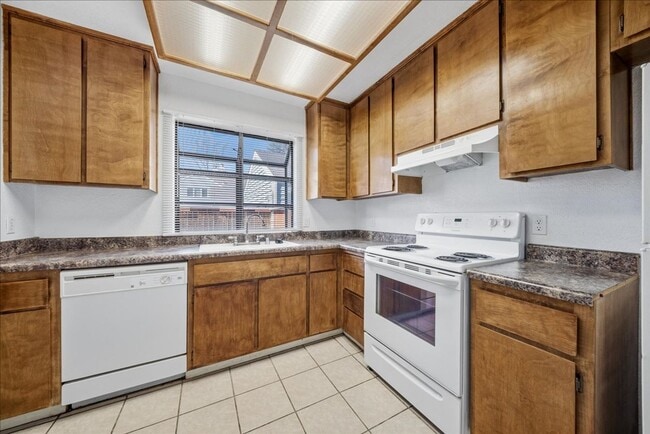 Building Photo - 5945 Main Ave