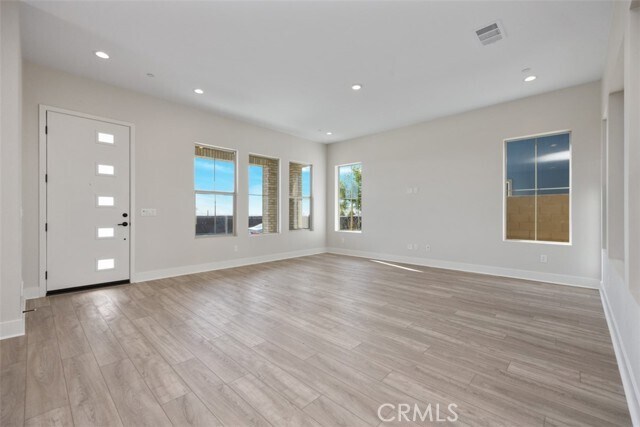 Building Photo - 9355 Astor