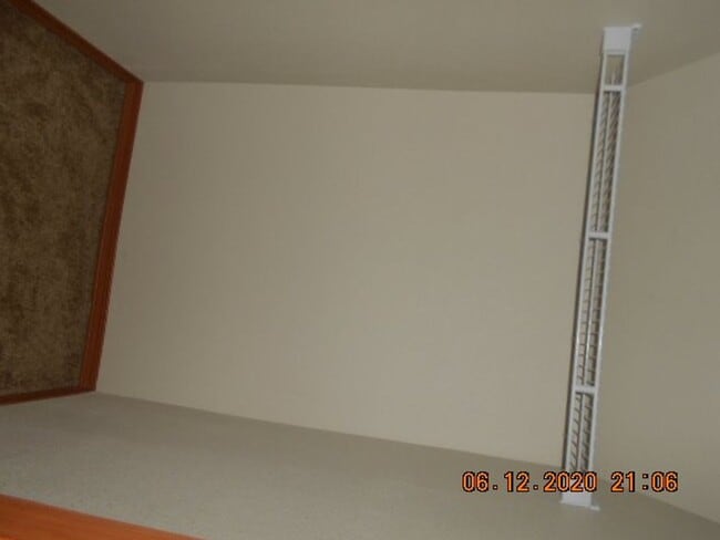 Building Photo - 3bd 2 1/2ba Home With garage