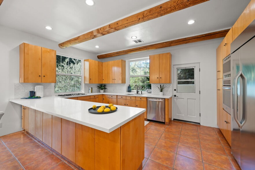 Building Photo - 25648 Timpangos Dr