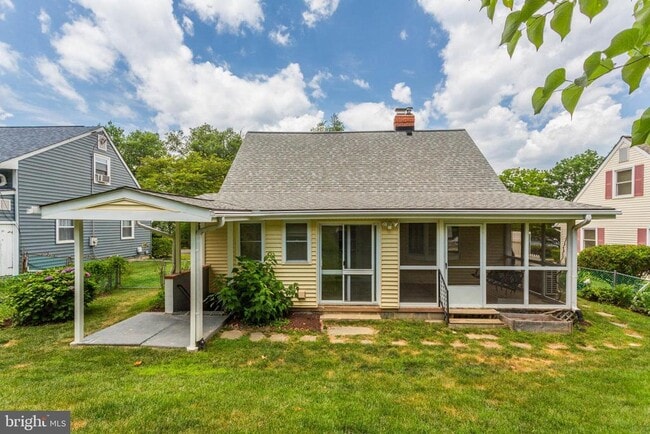 Building Photo - 5726 Crawford Dr