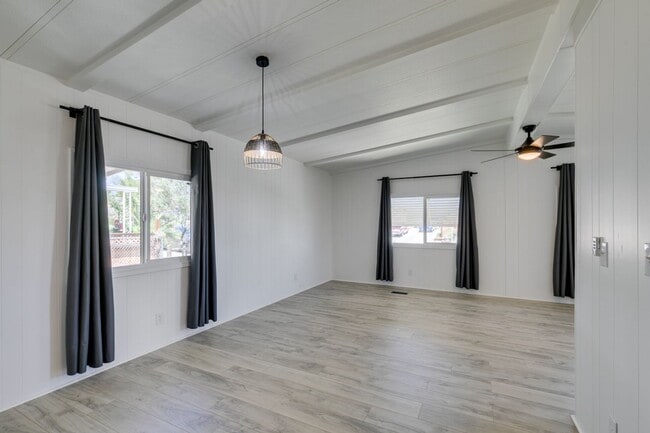 Building Photo - Beautifully Remodeled Boulder City Home with Spacious Backyard Retreat