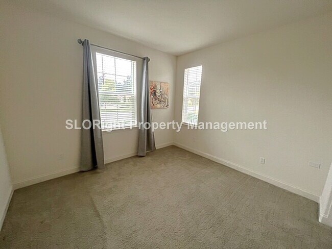 Building Photo - AVAILABLE AUGUST - Spacious Nipomo Home - 2 Bed + spacious den / 2 Bath