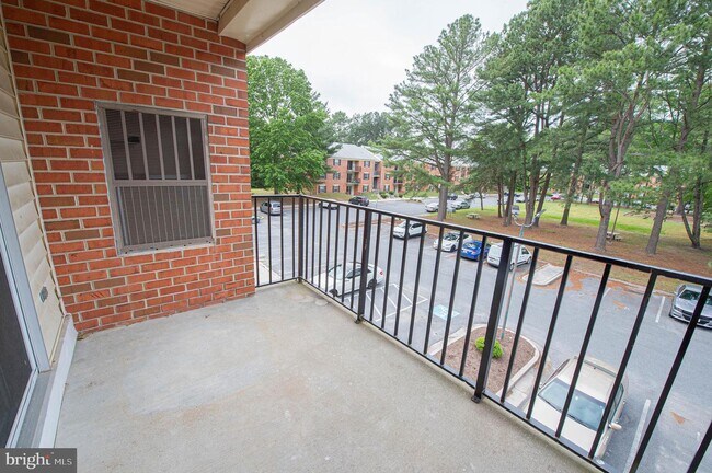Building Photo - 810 College Ln