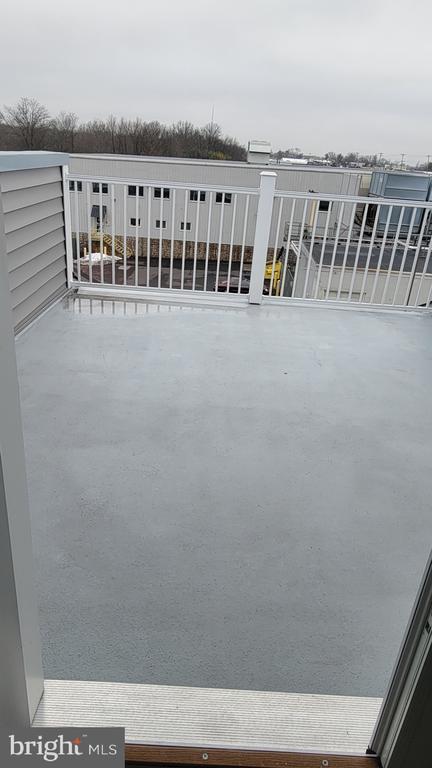 Building Photo - 418 SADIE Ave