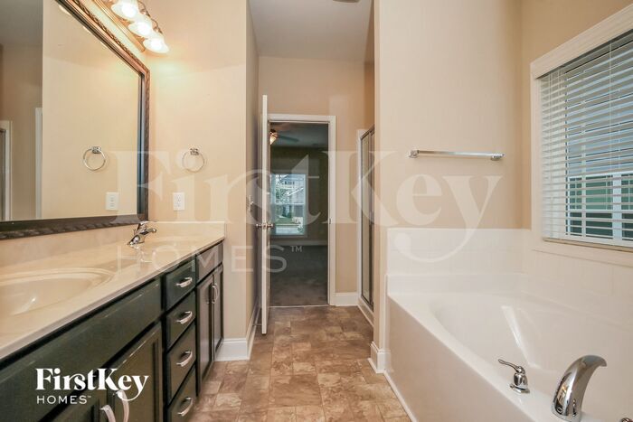 Building Photo - 732 Breeders Cup Dr