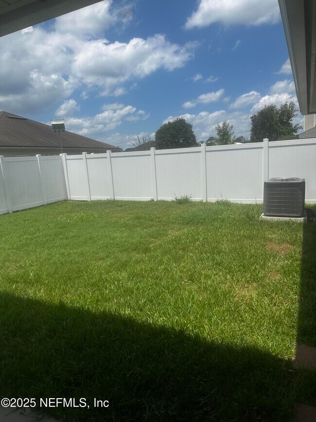 Building Photo - 45157 Ingleham Cir