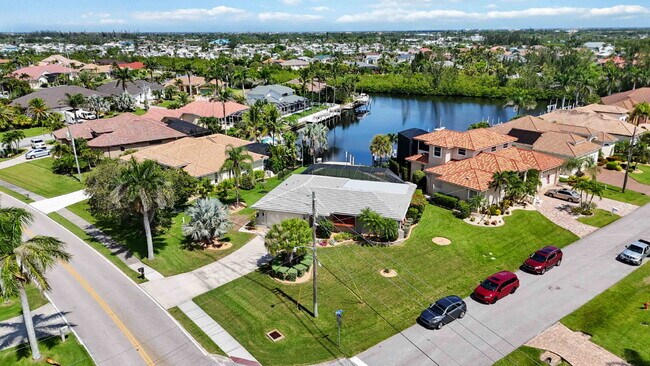 Building Photo - Burnt Store Isles canal home