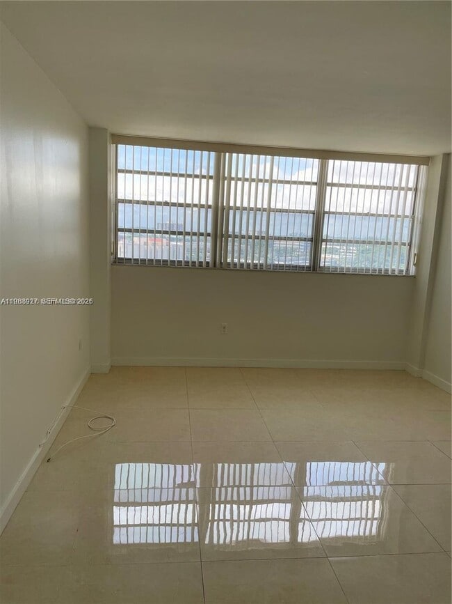 Building Photo - 13155 Ixora Ct