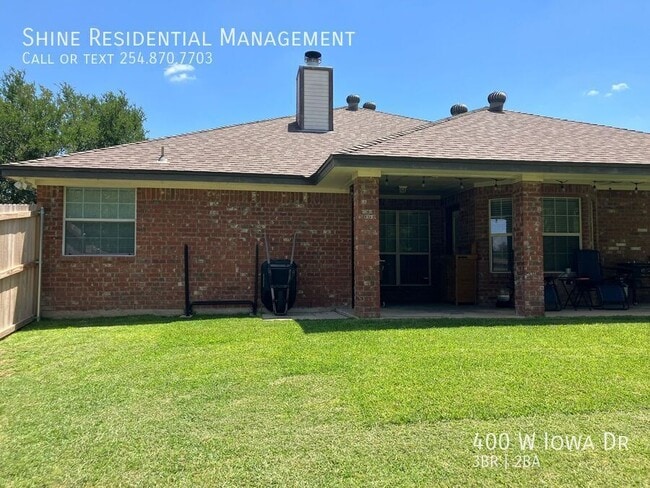 Building Photo - 400 W Iowa Dr