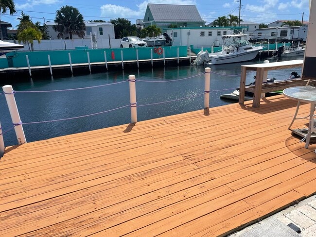 Building Photo - 6099 Overseas Hwy