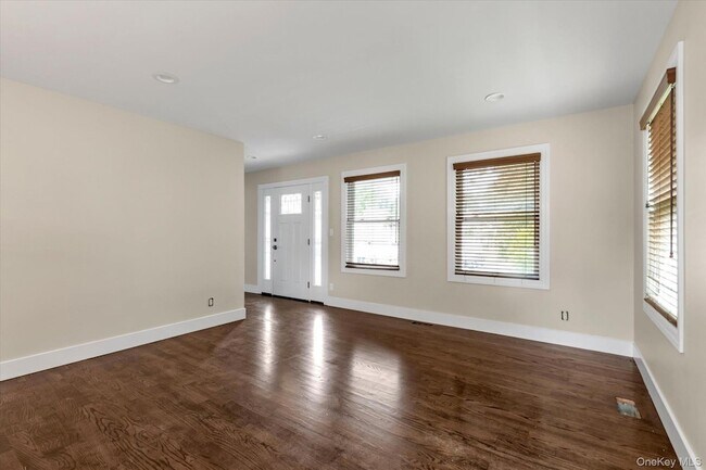 Building Photo - 85 Clement St