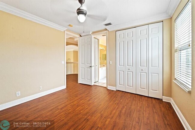 Building Photo - 11515 NW 75th Manor