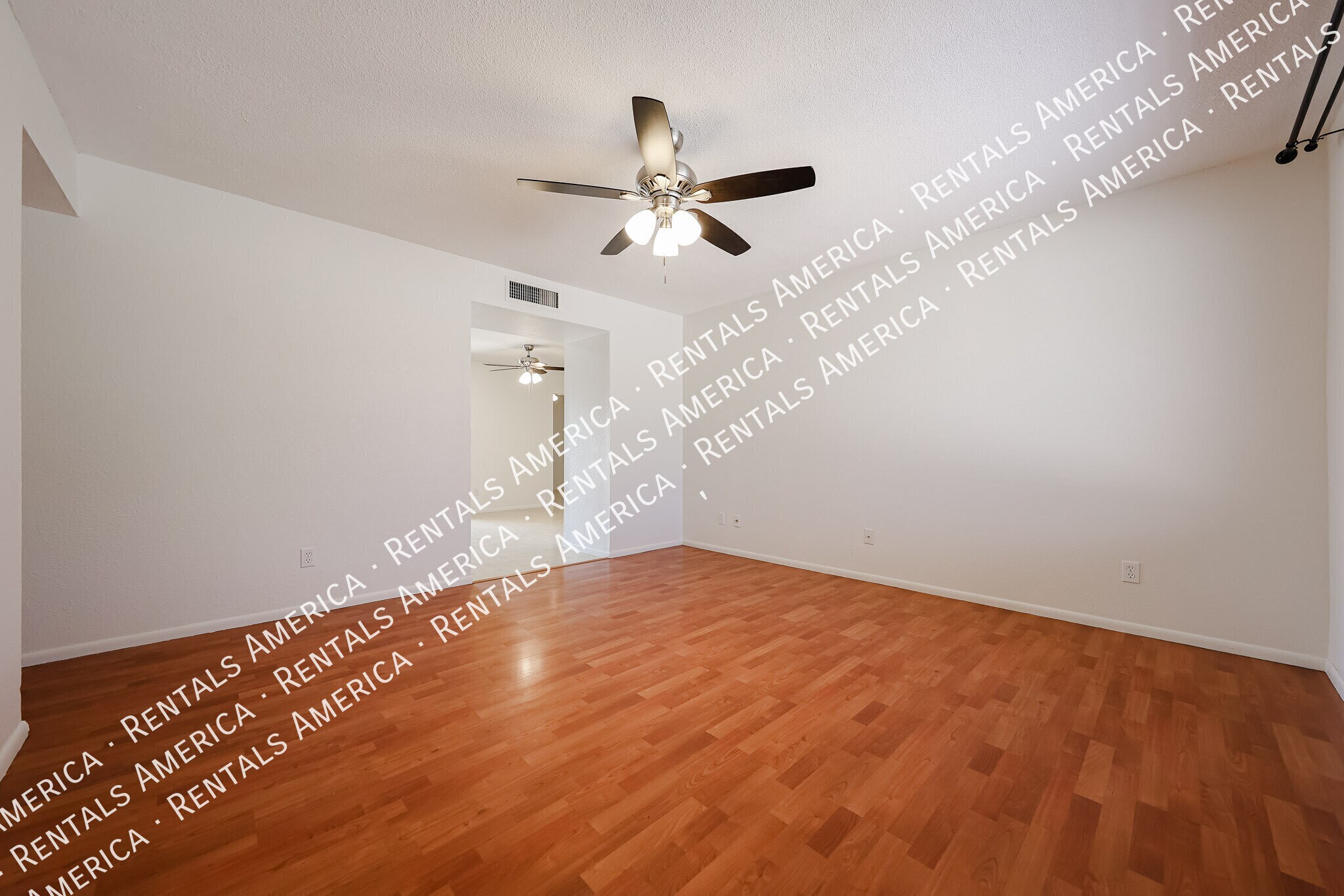 Building Photo - 719 W Palomino Dr