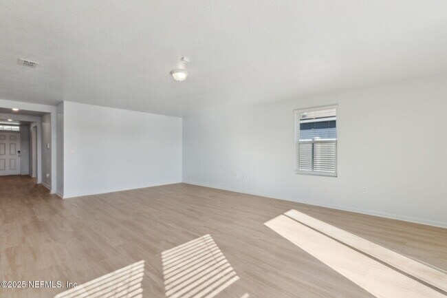 Building Photo - 65445 River Glen Pkwy