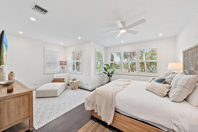 Building Photo - 503 Resort Ln