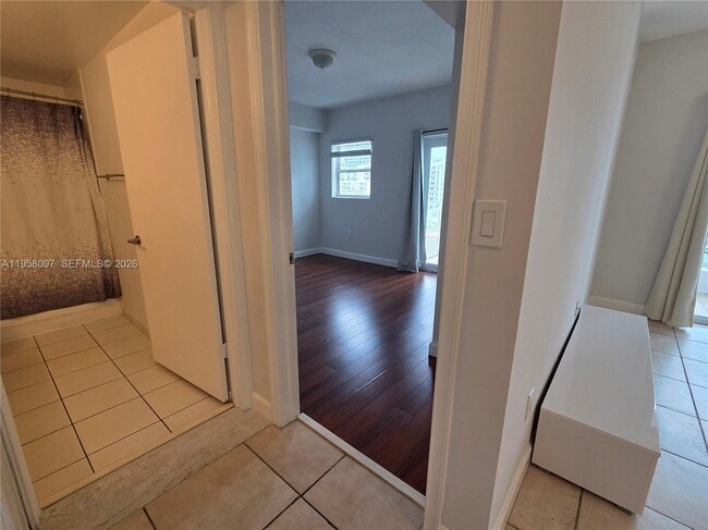 Building Photo - 471 NE 25th St