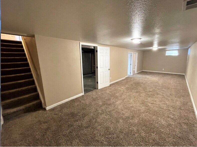 Building Photo - 9174 Lander St