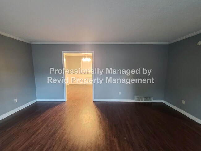 Building Photo - 6771 Bainbridge Dr