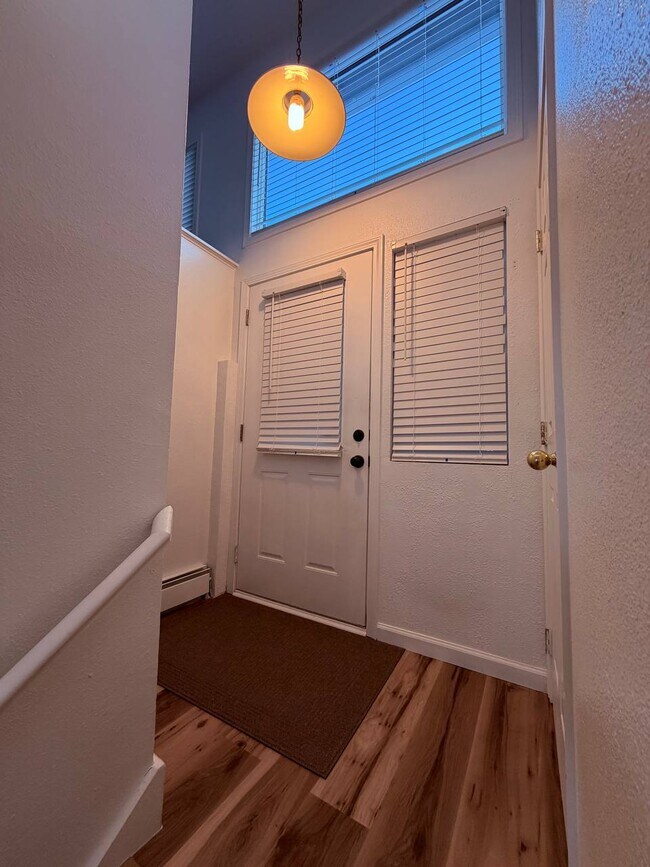 Building Photo - 2000 Blueberry St