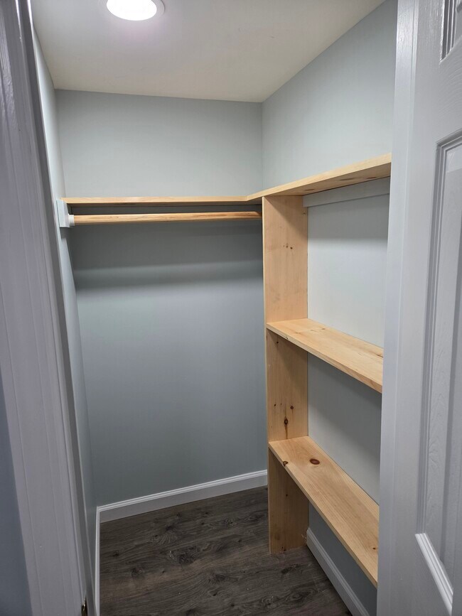 Building Photo - 14 Sugar St