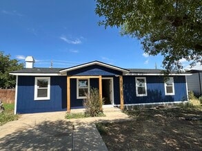 Building Photo - 3810 Monty Dr