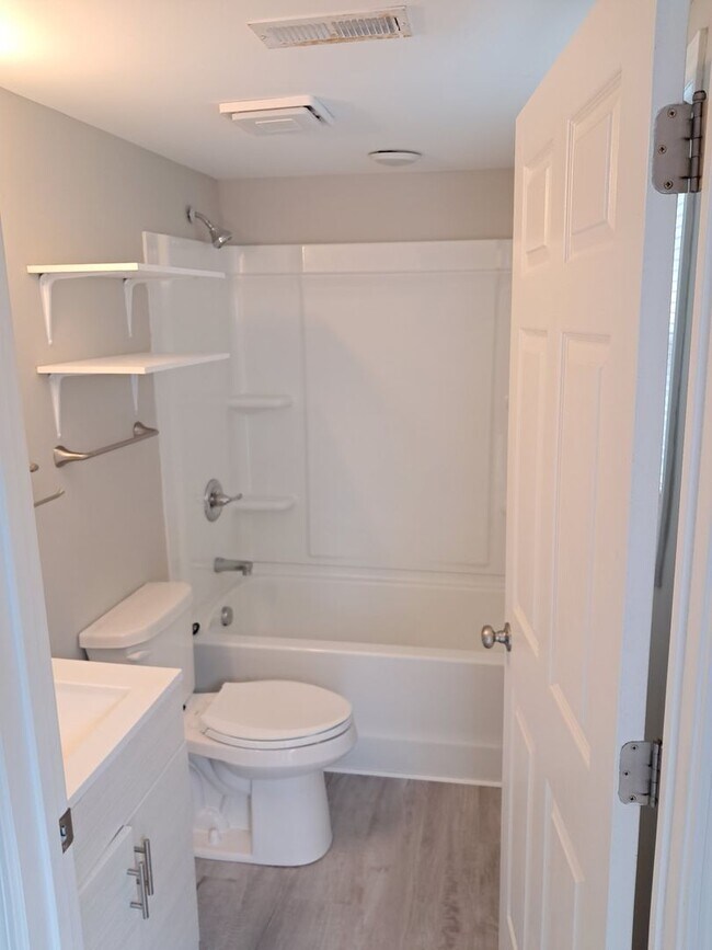 Building Photo - 909 Washington St