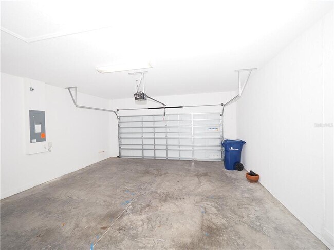 Building Photo - 995 Molly Cir