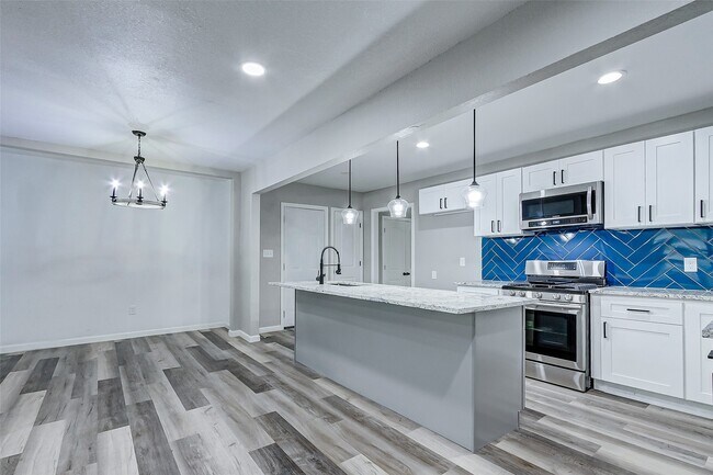 Building Photo - 5914 Carew St