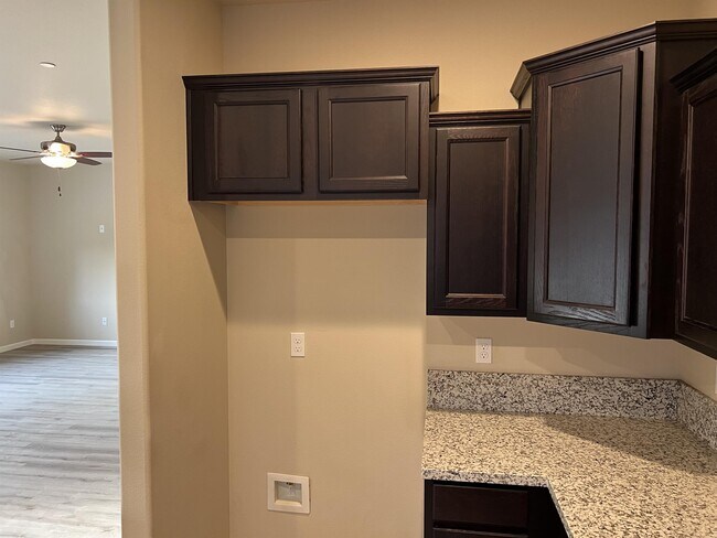 Building Photo - 4321 Paulson Ln