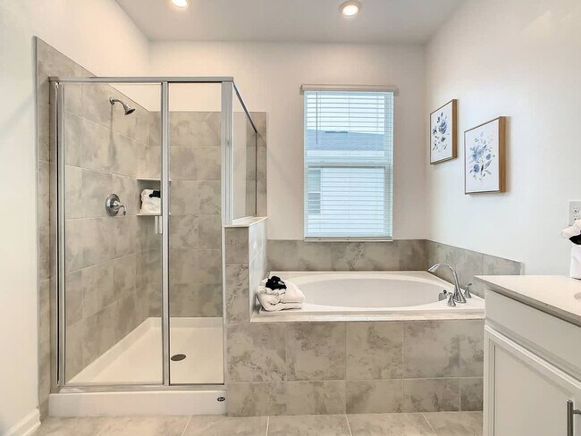 Building Photo - 675 Ocean Course Ave