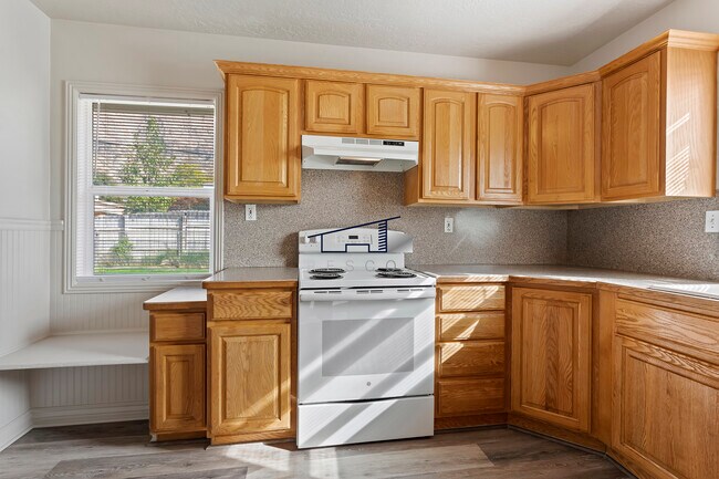 Building Photo - 352 Harrison Blvd