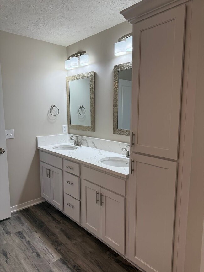 Building Photo - Brand New 2-story 3 bedroom/2.5 bath townhome