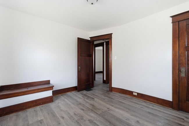 Building Photo - 223 Elmhurst Rd