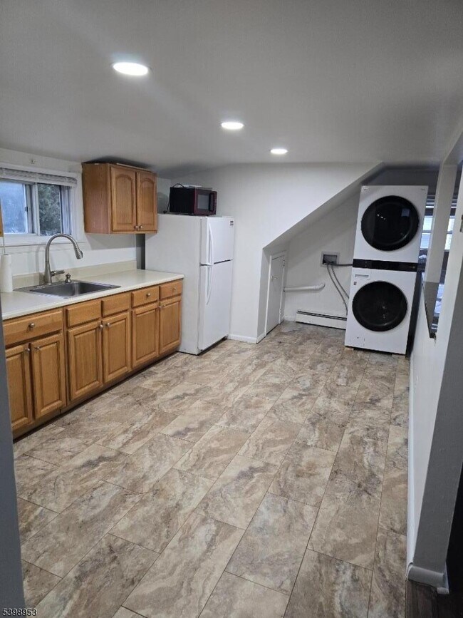 Building Photo - 18 Donna Dr