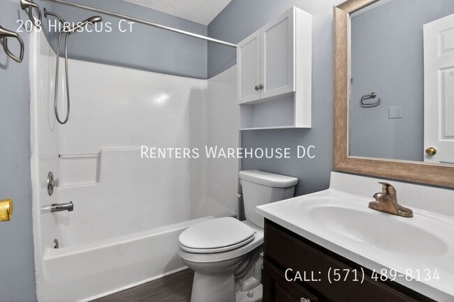 Building Photo - 208 Hibiscus Ct