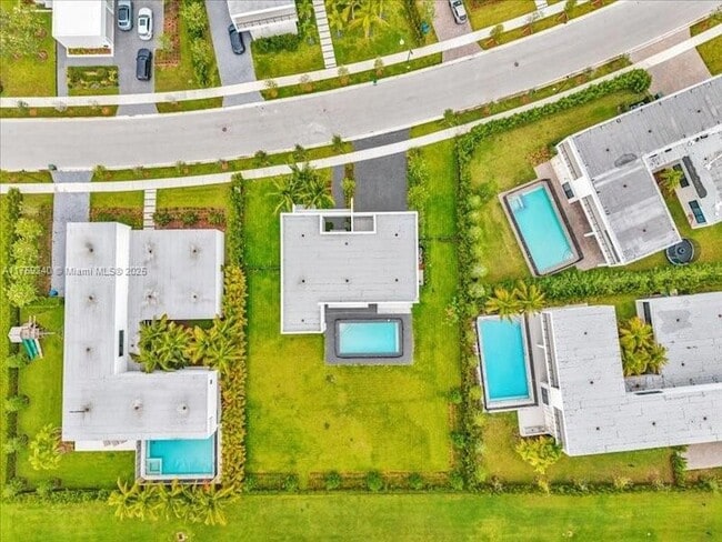 Building Photo - 16644 Botaniko Dr N