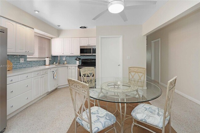 Building Photo - 330 Van Buren St