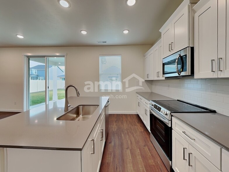 Building Photo - 9503 W Bowie Ct