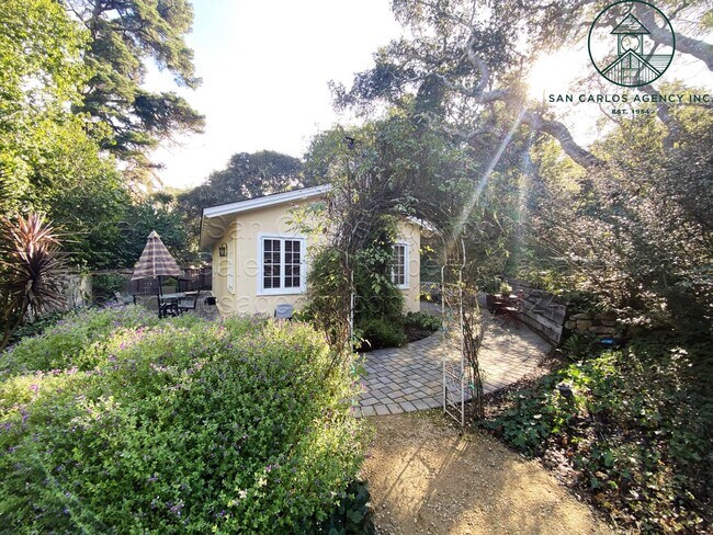 Building Photo - Adorable, Private Cottage in Jack's Peak