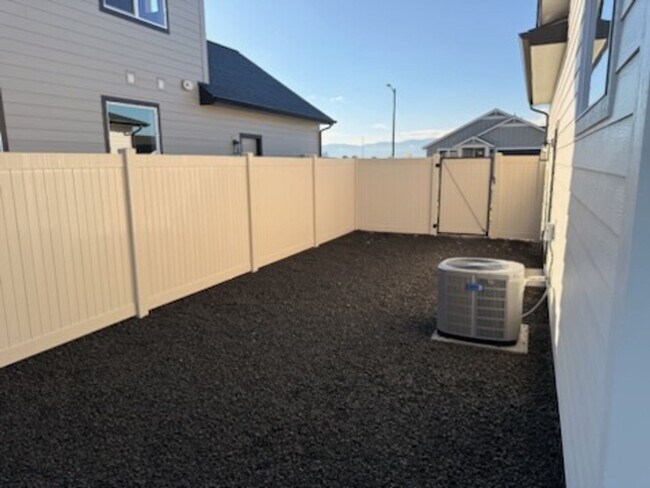 Building Photo - Beautiful Home new construction