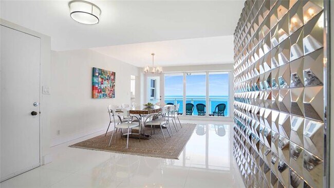 Building Photo - 3430 Galt Ocean Dr