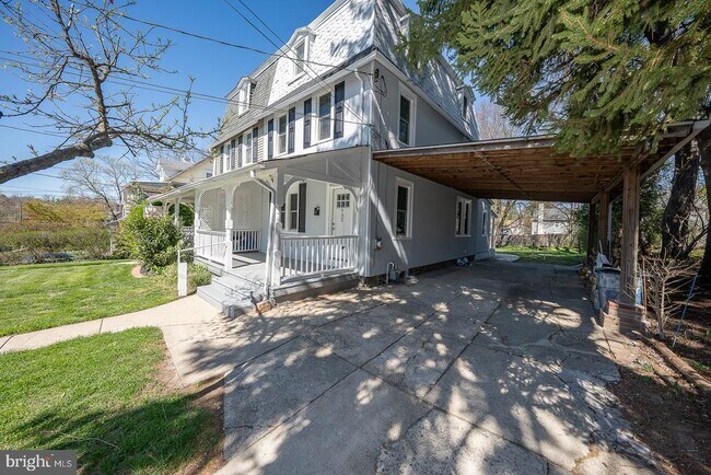 Building Photo - 732 Buck Ln