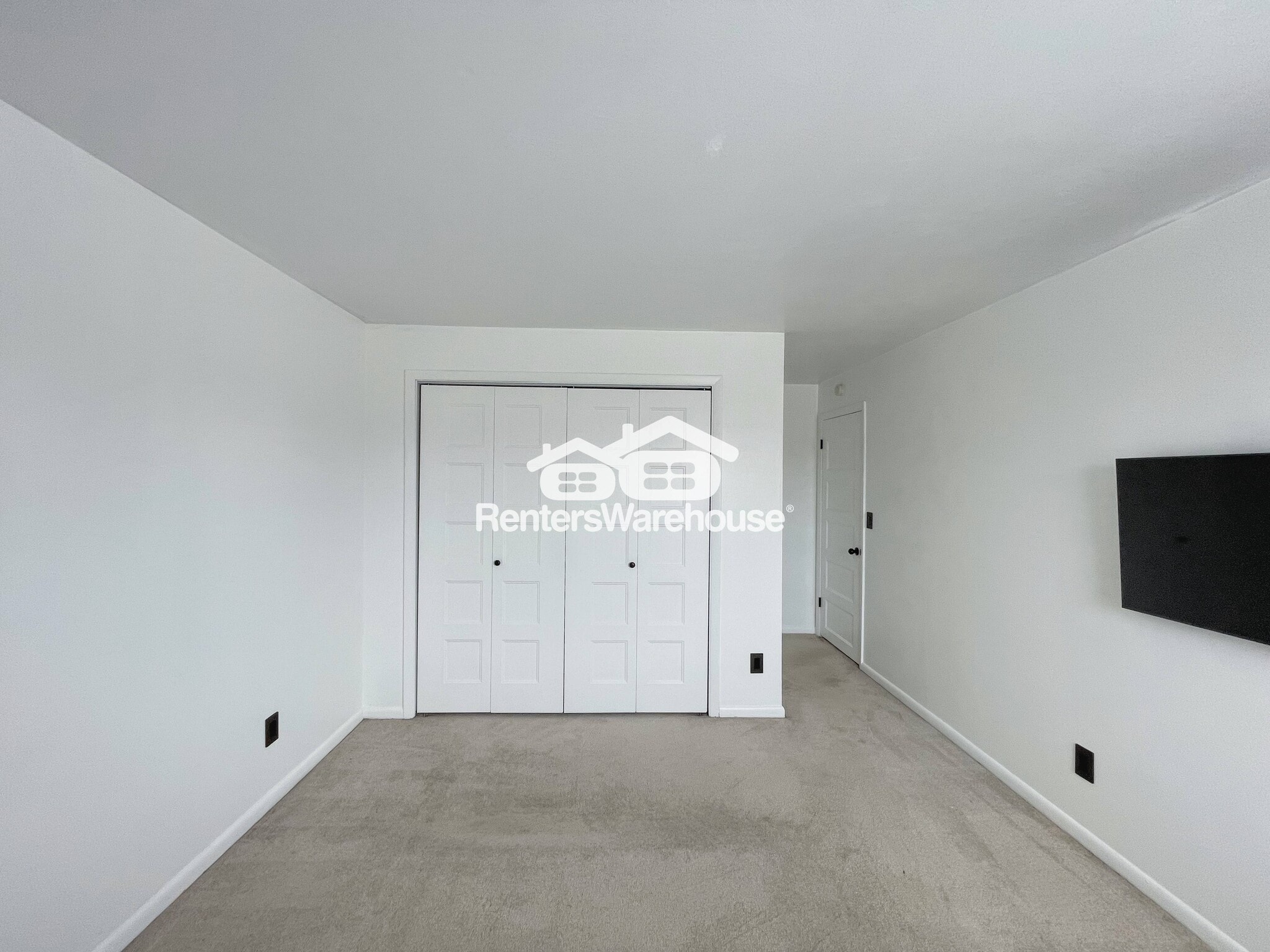 Building Photo - 1843 Chantilly Ct