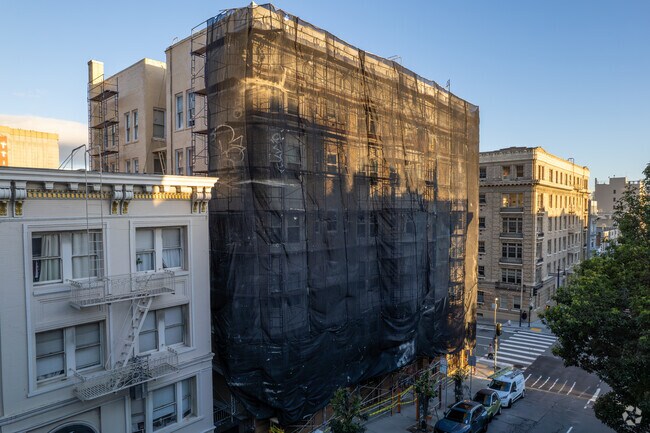 Building Photo - 798 Post